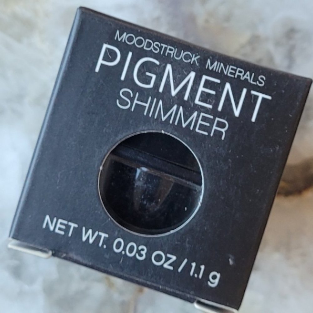 Younique Moodstruck Minerals Pigment Powder - Devious